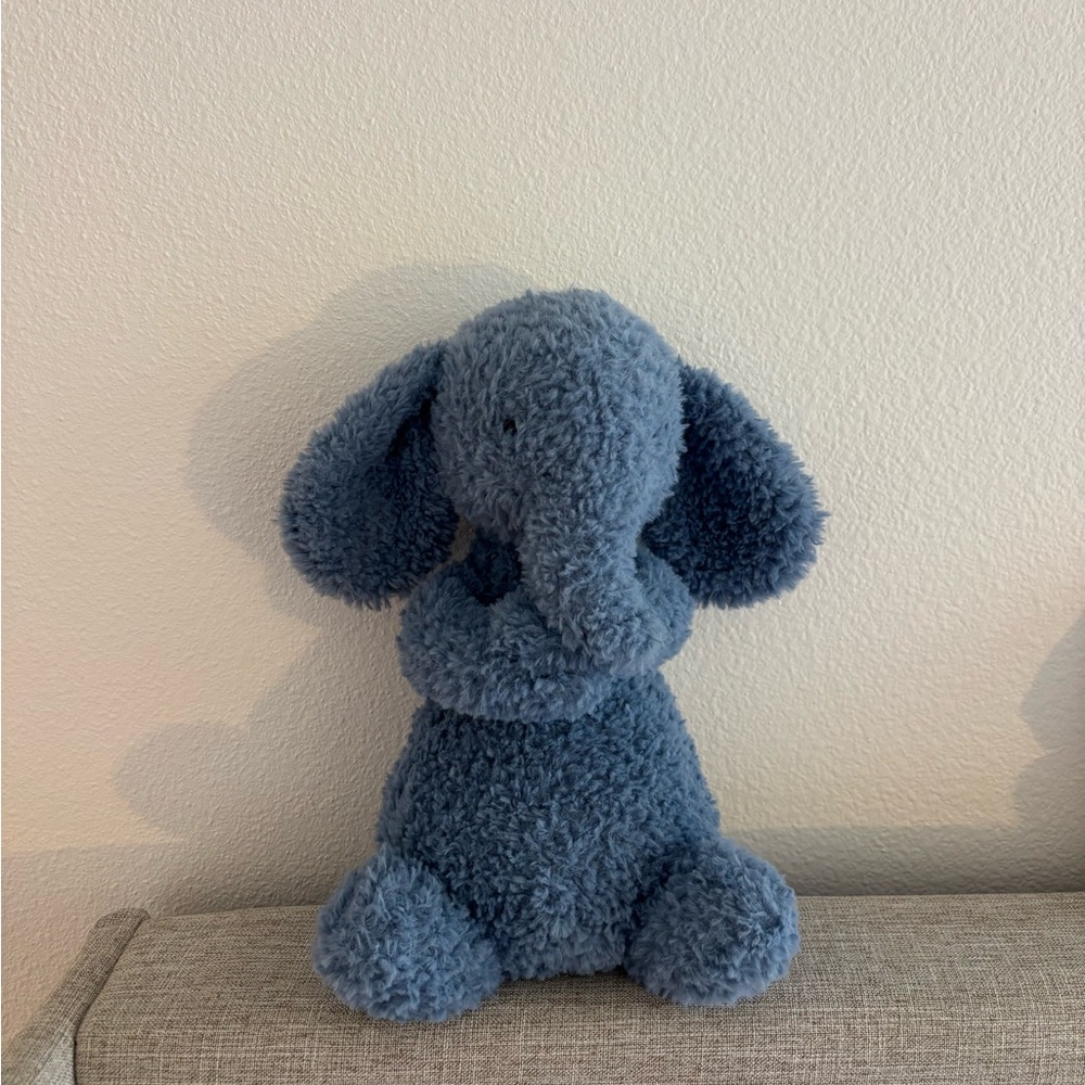 Jellycat huddles elephant